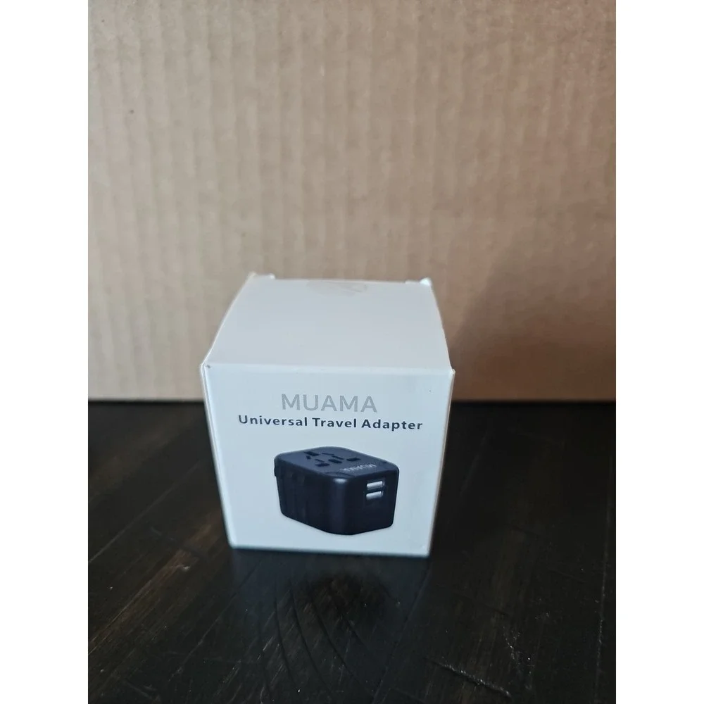 Universal Travel Adapter - Muama ‎ Black New